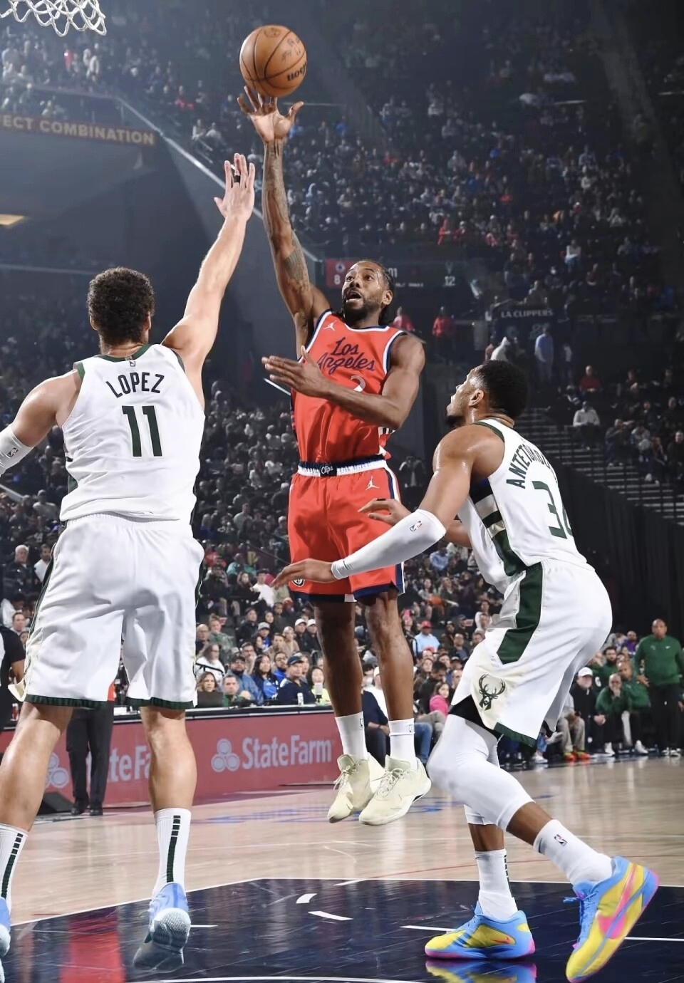 北京队完胜雄鹿，范弗利特高光表现