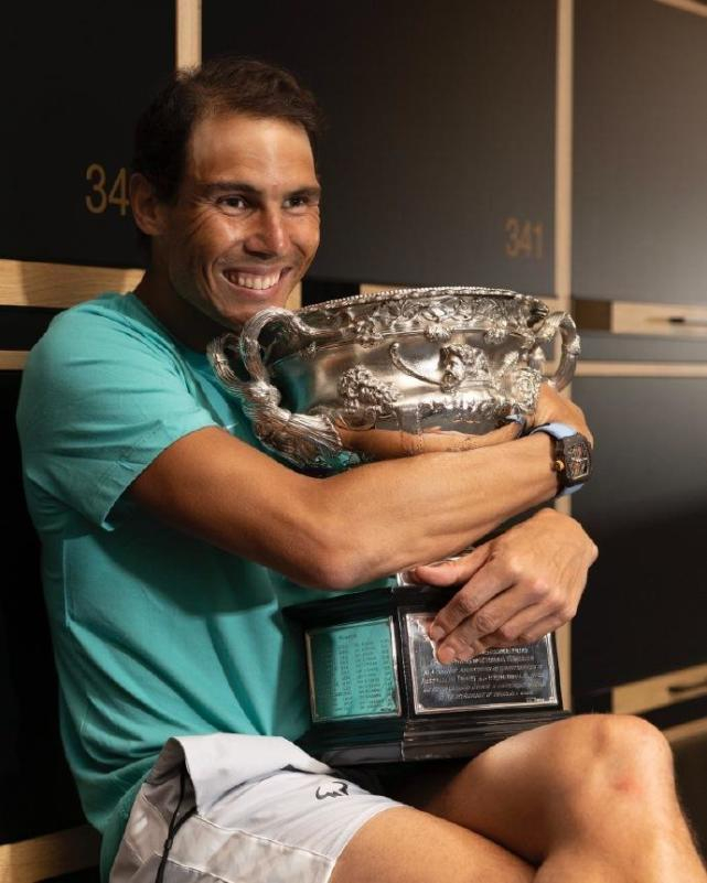 开云体育下载-索内斯联赛首败，冠军梦想渐行渐远