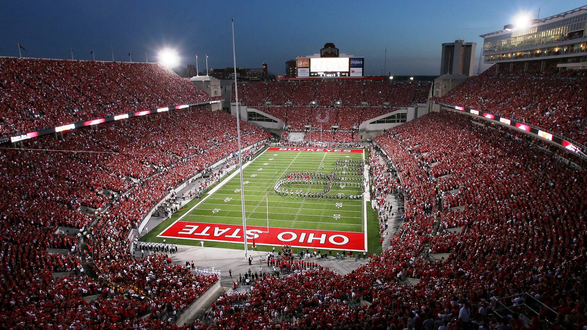 开云APP-跨界风暴，当快船淘汰骑士的夜晚，字母哥在英超赛场接管比赛